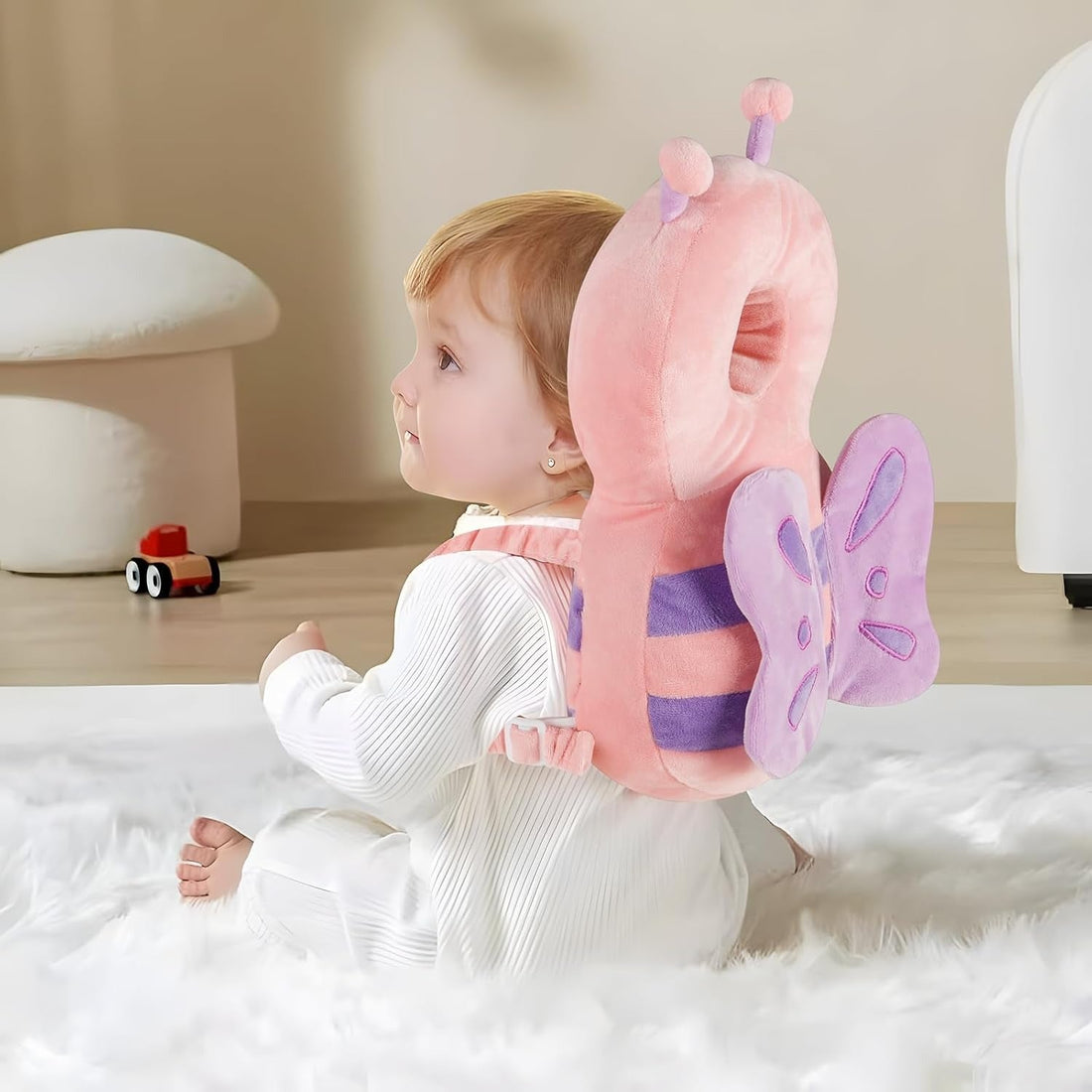 Bébé utilisant le sac à dos de protection